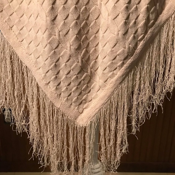 Vintage Cream Cowl Neck Shawl - Picture 5 of 7